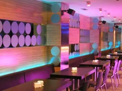 Hotell Moon 2*