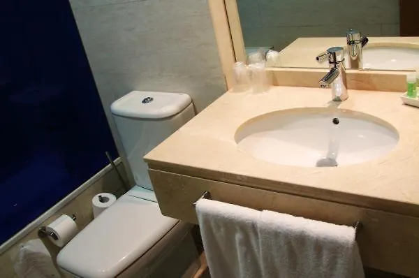 فندق موون 2*