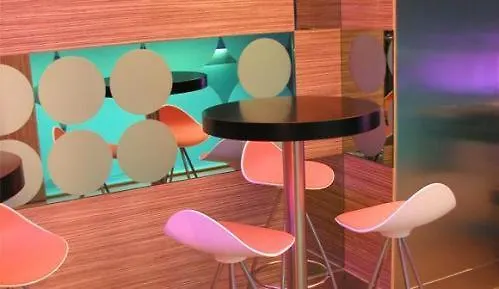 فندق موون 2*