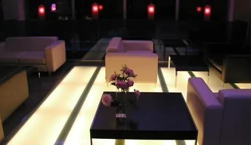 موون آكورونيا